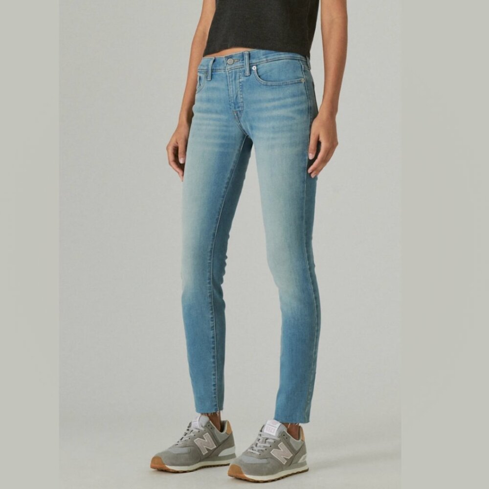 EUC Lucky Brand Ava Super Skinny Jeans Light Vintage Wash Mid Rise Raw Hem - Picture 2 of 8